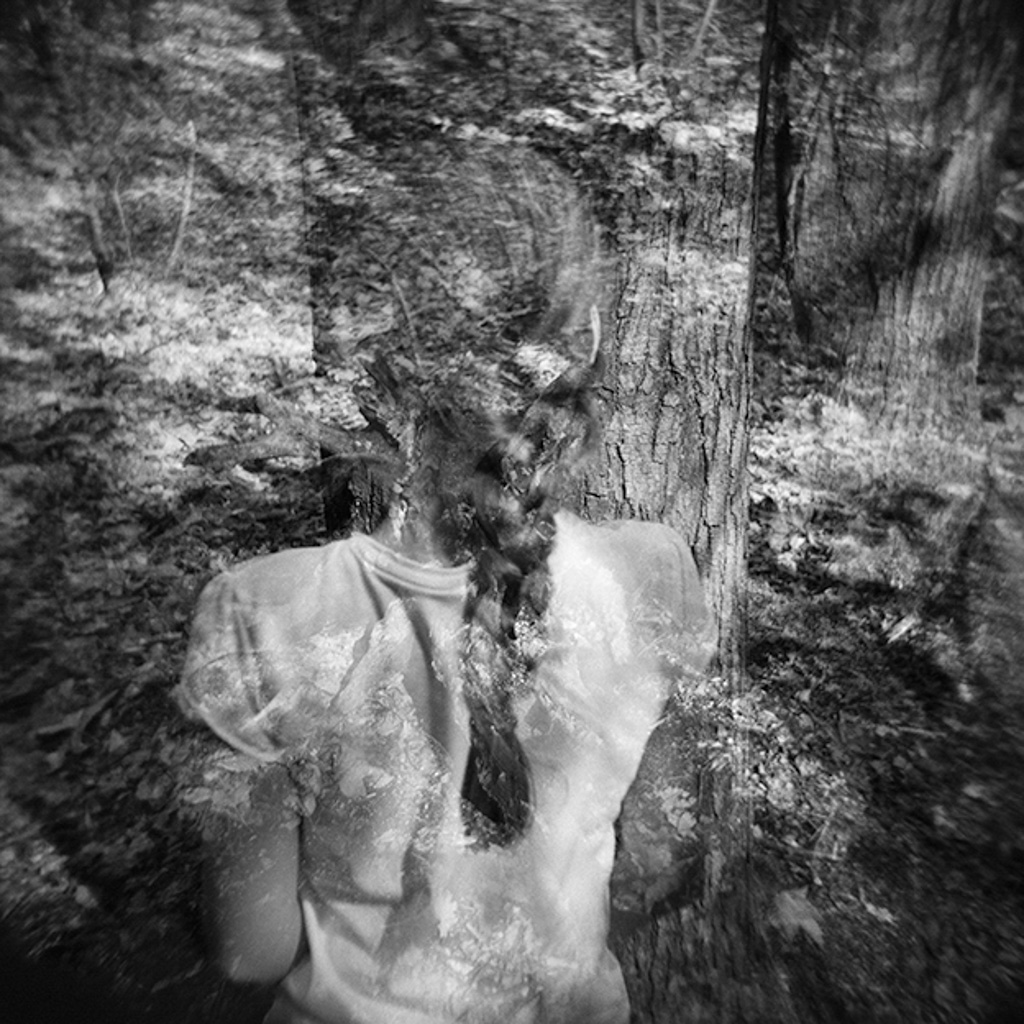 Le sous-bois. 2009. De la série « Anamnèse ».
© Isabelle Levistre Collection Maison Européenne de la Photographie, Paris. Don de Bernard Plossu