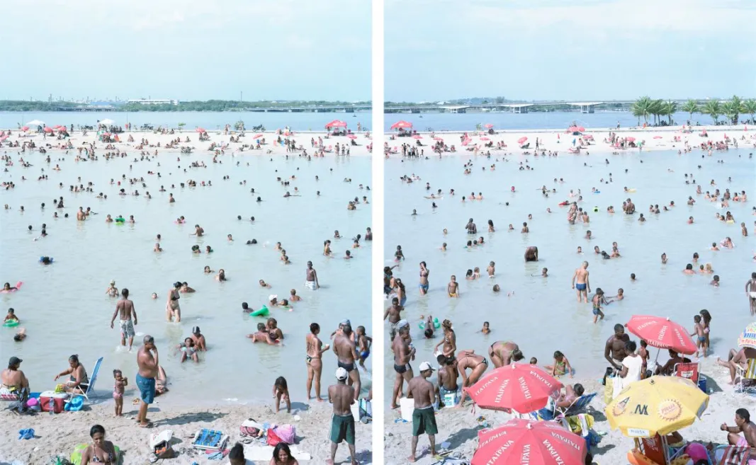 Massimo Vitali. Piscinão de Ramos, 2012 © Massimo Vitali