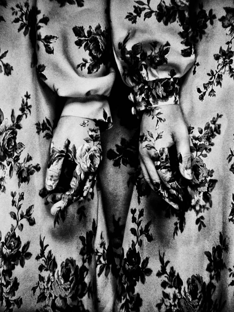 Daido Moriyama - Dog and Mesh Tights, 2014-2015 - Diaporama de 291 photographies noir et blanc, 25 min
- Musique de Toshihiro Oshima - Conception audiovisuelle : Gérard Chiron -
Courtesy of the artist / Getsuyosha Limited / Daido Moriyama Photo Foundation