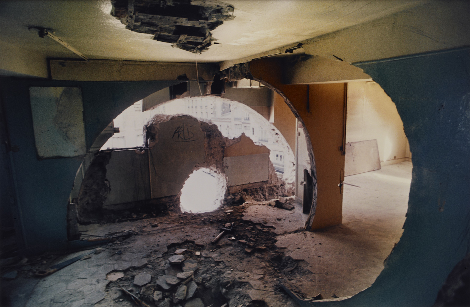 Conical Intersect, 1975
Courtesy The Estate of Gordon Matta-Clark et David Zwirner, New York / Londres / Hong Kong. <br>©2018 The Estate of Gordon Matta-Clark / ADAGP, Paris