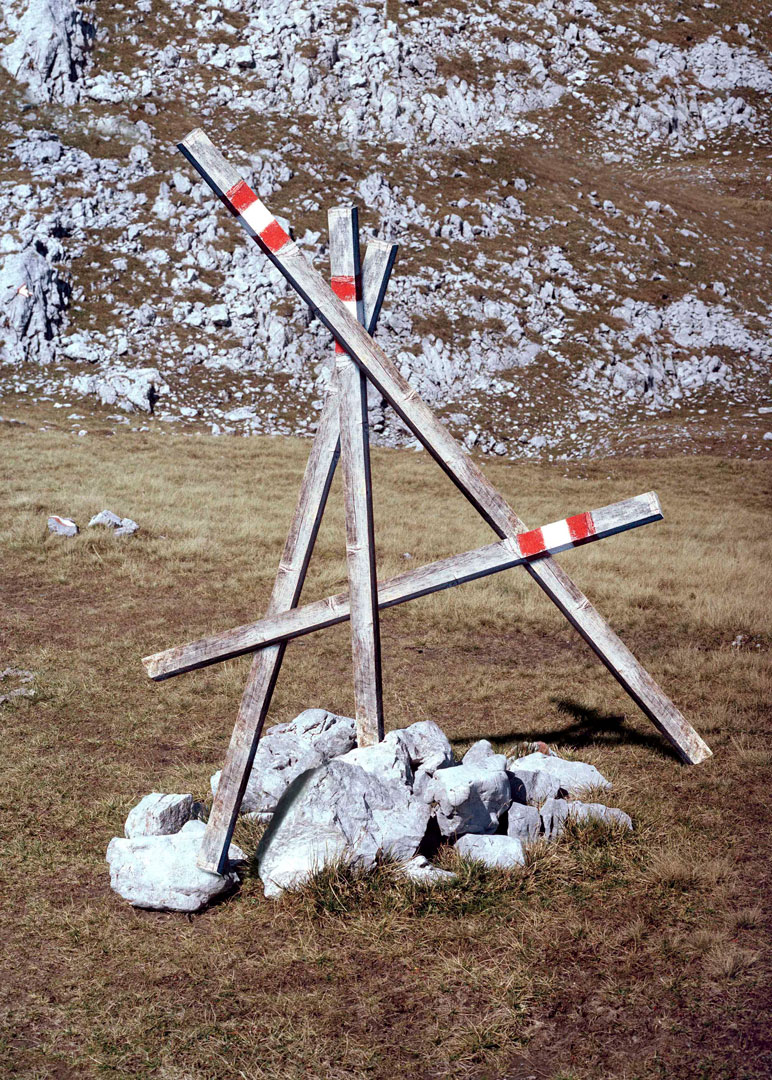 © Thomas Albdorf, Le Chemin Est Tracé [ 4 ], série Je Sais que Je Vais Voir ce que J’ai Déjà Vu, 2015. (Exposition On Earth).